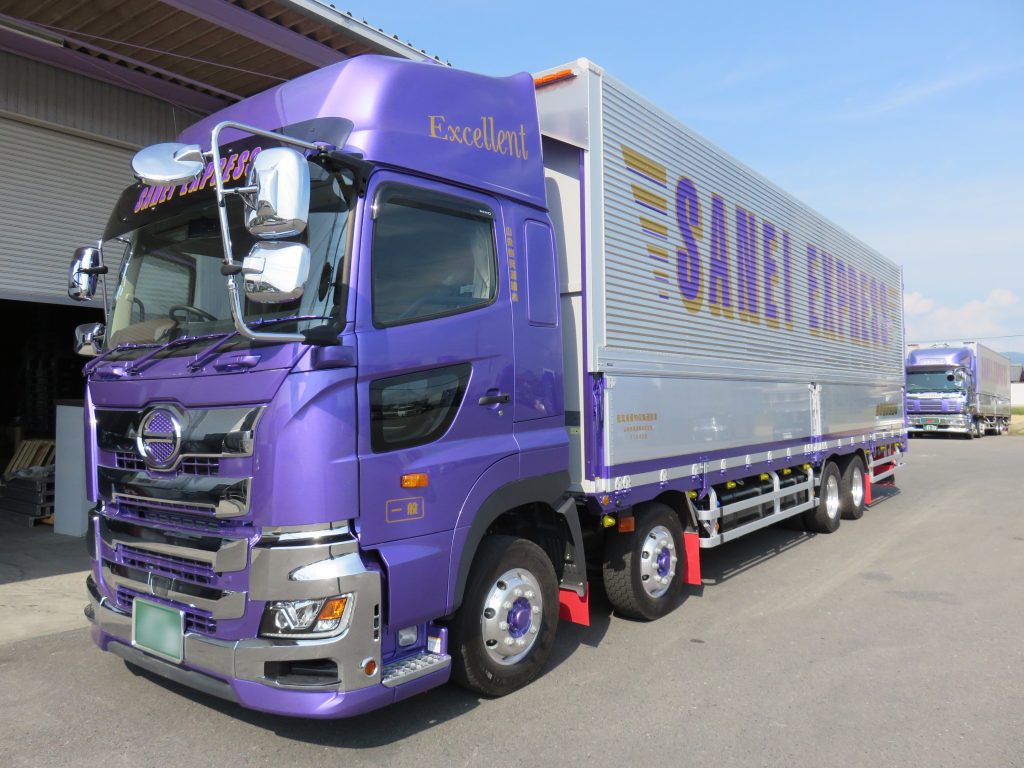 新しい日野大型トラックのお清めをしました 山栄物資運輸株式会社