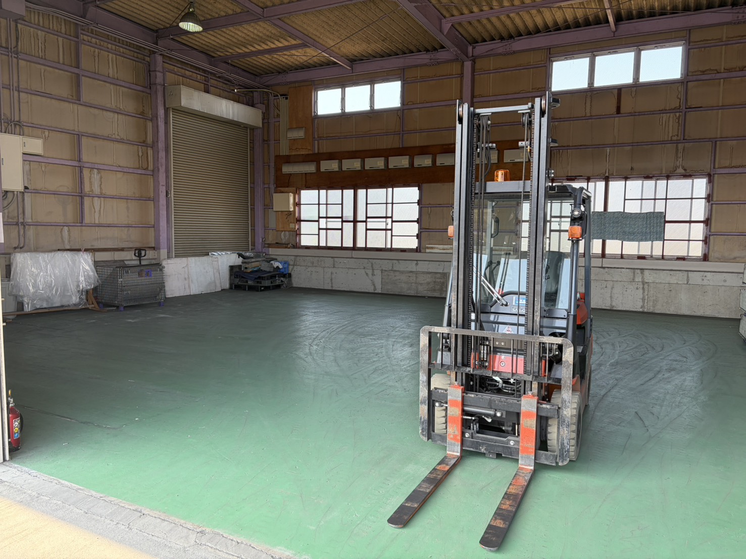 本社倉庫 内観